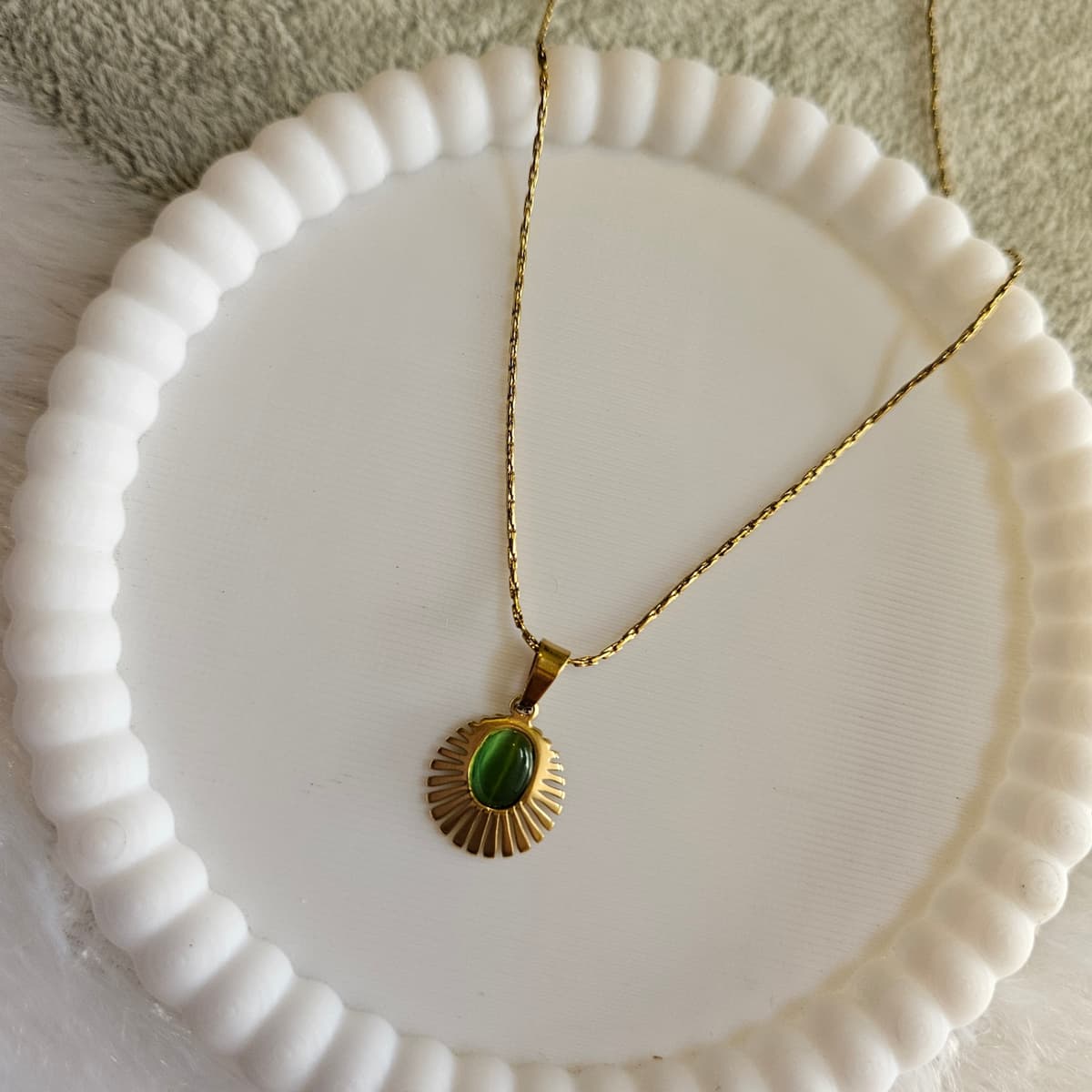Green stone Shell Pendant 