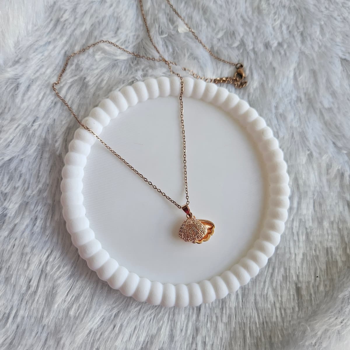 Rosegold Shell Pendant Anti-Tarnish  — image 3