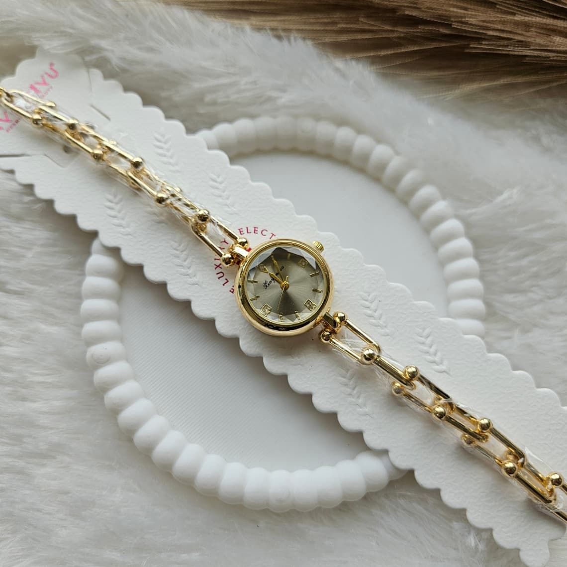 Anti-Tarnish Loop Chain Round Dial Watch Silver Grey  — image 2