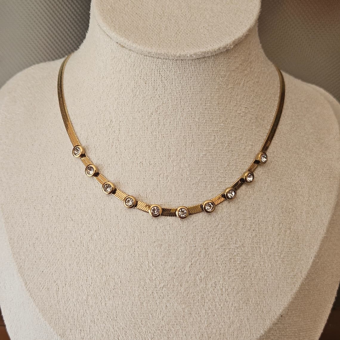 White Stone Necklace 