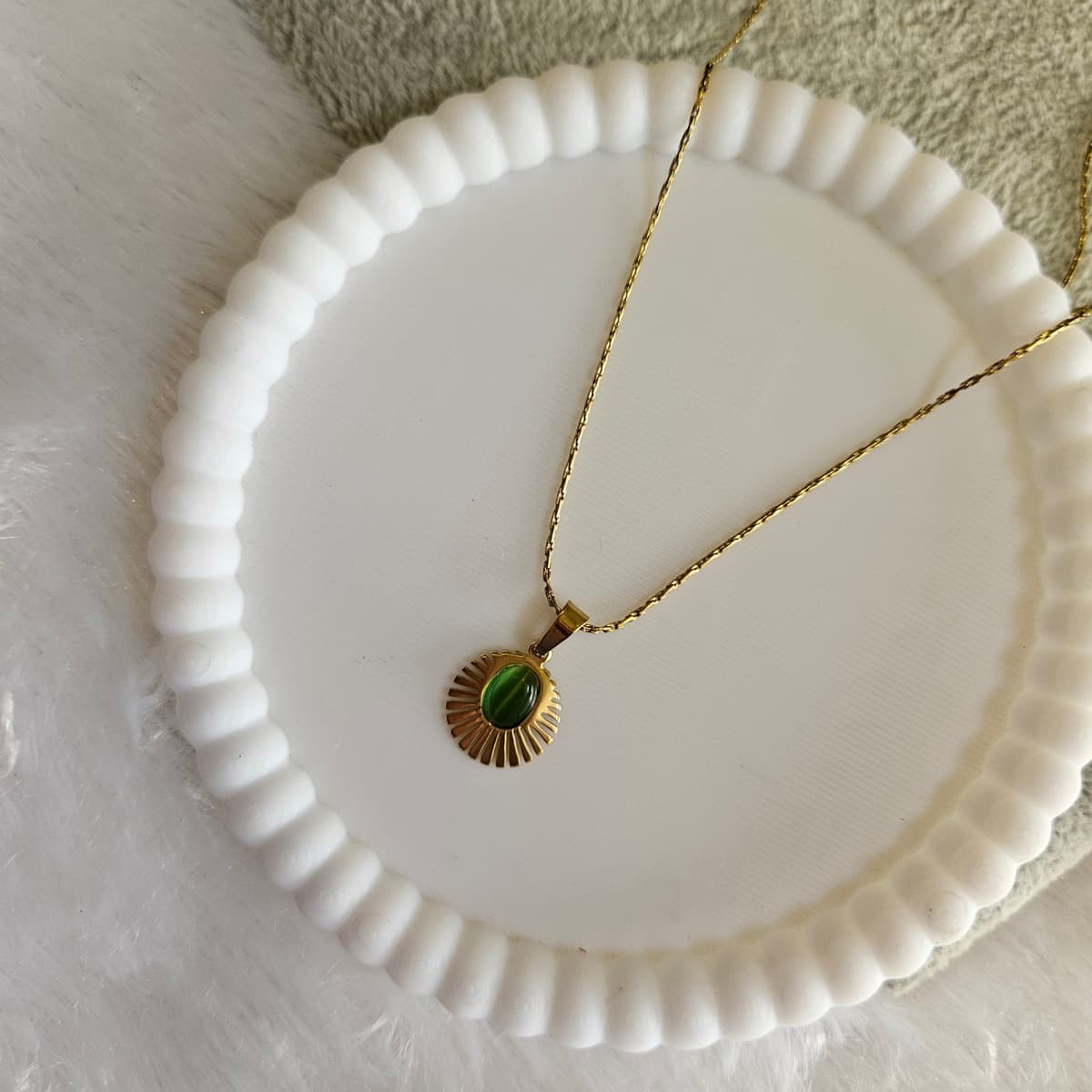 Green stone Shell Pendant — image 3