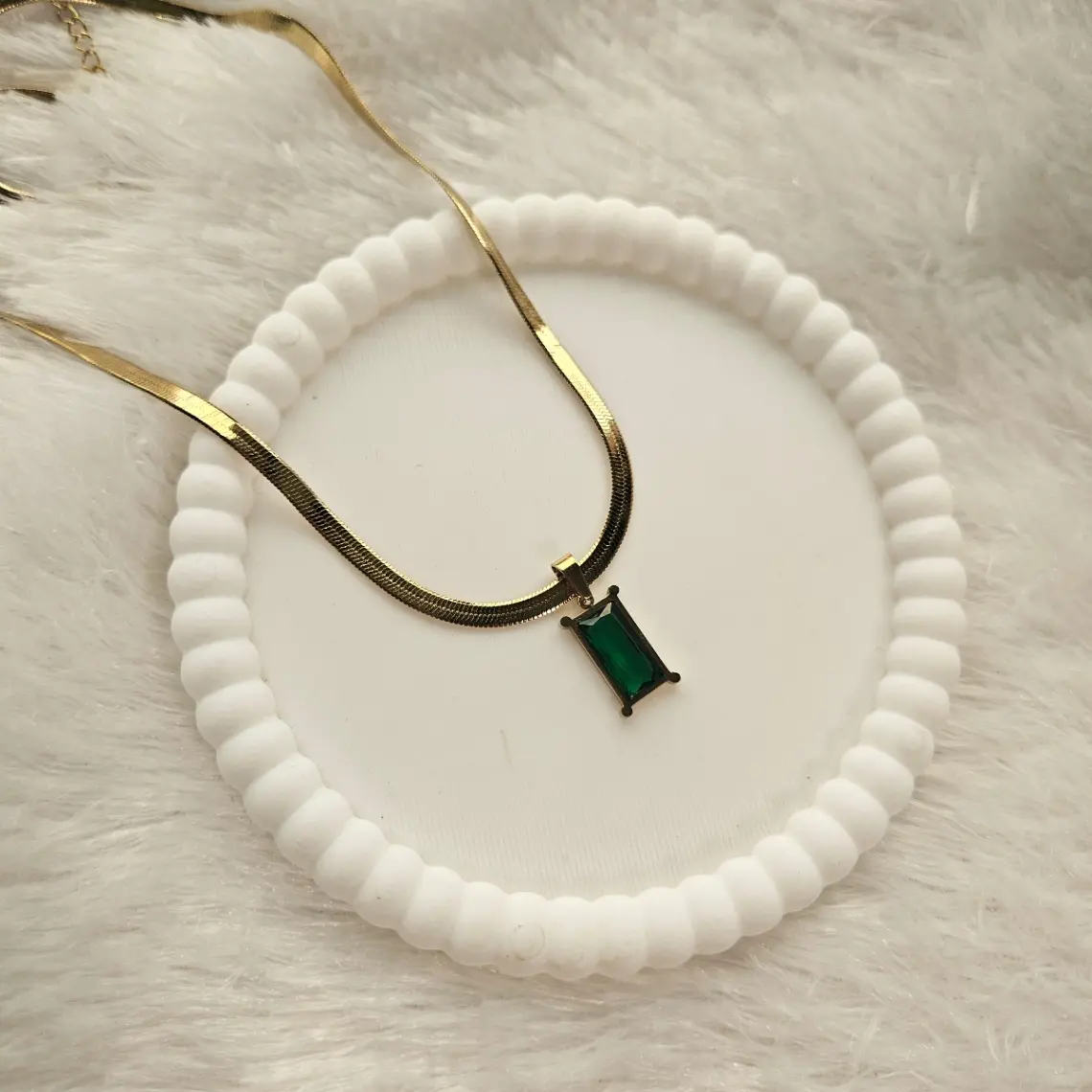 Emerald Snake Chain Pendant